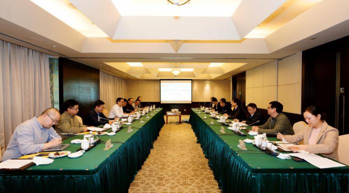 ���ŵ�ί��ǡ����³��ζ��������ط����Ŷ��³��ǲ�־һ��