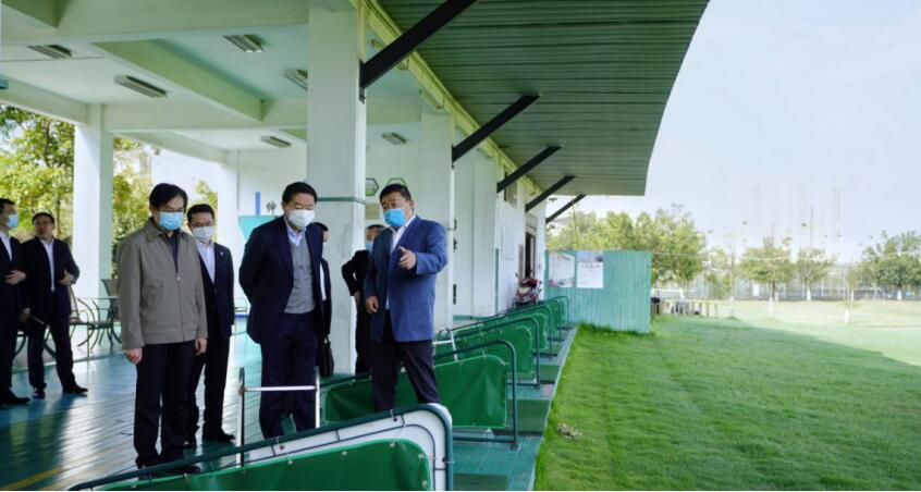 �ط����ŵ�ί��ǡ����³��ζ��ʶӿ����Ĵ�����ѧԺ