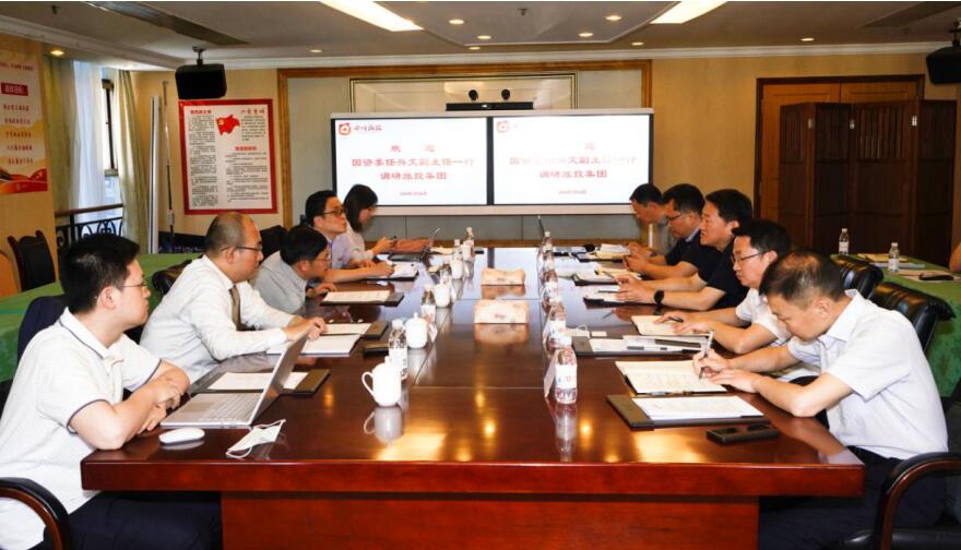 �ط�ί�����ĸ����ε��м���������������