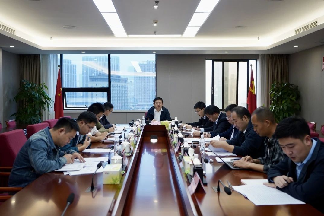 ʡ�ط������ٿ�Ƿ������е��԰��������С��칫�Ҿۻ�