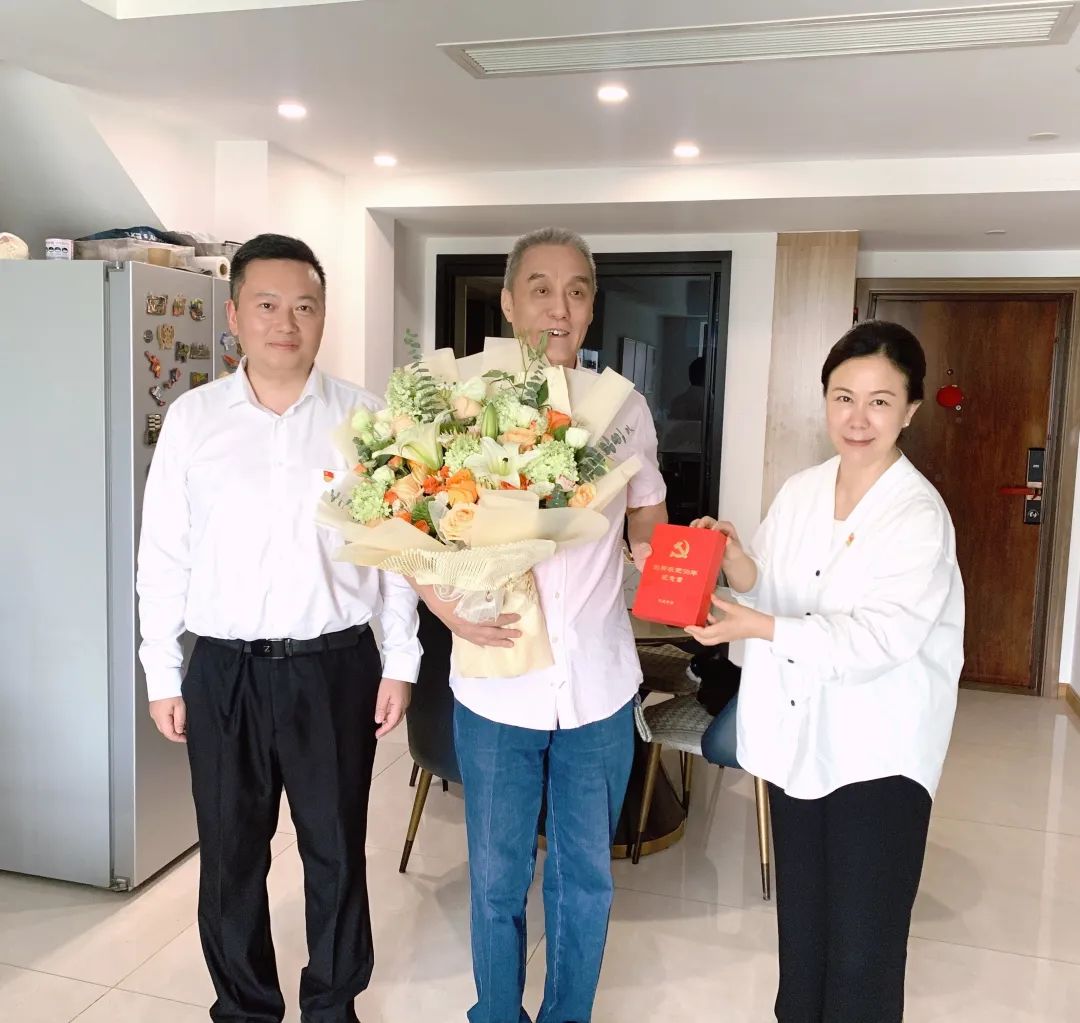 5bf06d9c-9fa9-4fe8-8db3-27dcae11a8ed